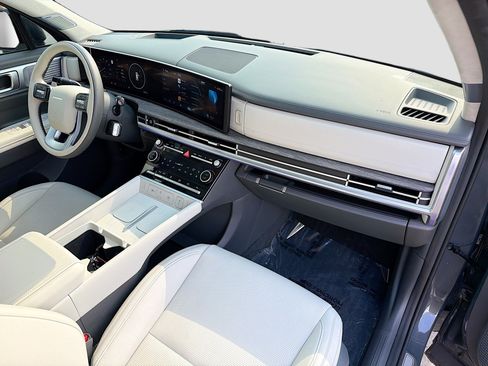 Used 2025 Hyundai Santa Fe Calligraphy FWD image 13