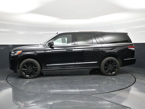 Used 2024 Lincoln Navigator L Reserve w/ Equipment Group 201A AWD/4WD image 8