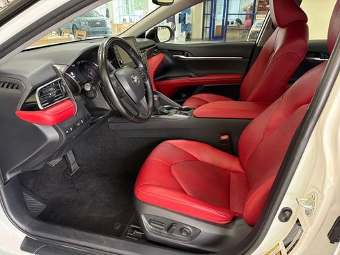 Used 2022 Toyota Camry XSE FWD image 10