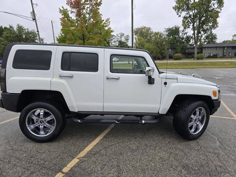 Used 2007 HUMMER H3 image 3
