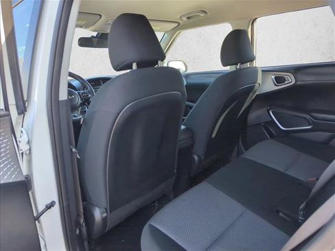 Used 2024 Kia Soul LX w/ Option Group 015 FWD image 16