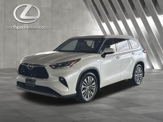 Used 2021 Toyota Highlander Platinum AWD/4WD image 3