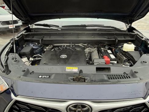 Used 2022 Toyota Highlander XLE image 37