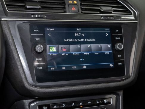 Used 2019 Volkswagen Tiguan SE image 15