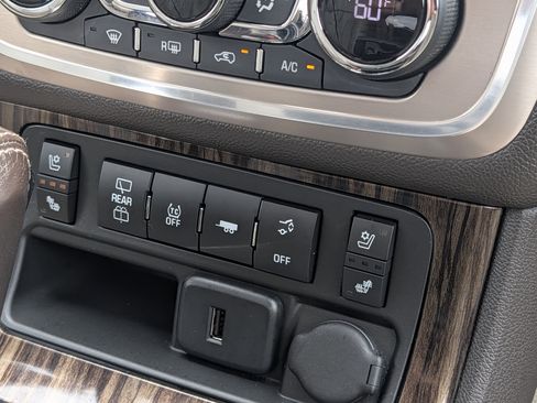 Used 2016 GMC Acadia Denali AWD/4WD image 28