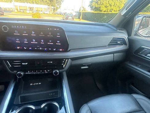 Used 2025 Chevrolet Tahoe LT AWD/4WD image 13