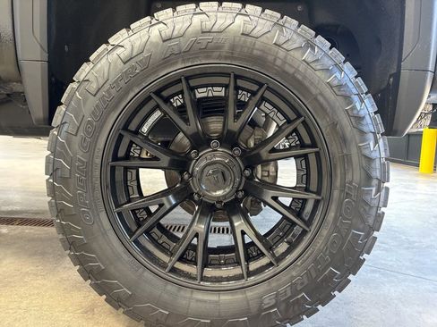 Used 2024 GMC Sierra 2500 Denali w/ Denali Reserve Package image 21