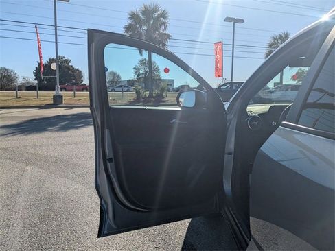 Used 2025 Chevrolet Equinox LT w/ Convenience Package II image 11