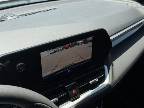 Used 2025 Chevrolet TrailBlazer LT FWD image 22