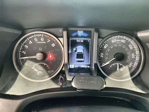 Used 2021 Toyota Tacoma TRD Off-Road image 10