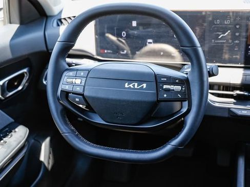 Used 2025 Kia K4 EX FWD image 16