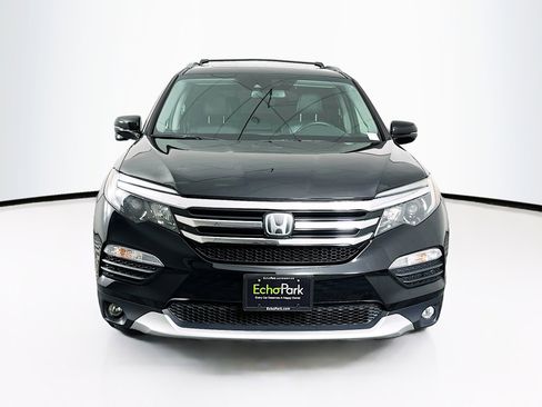 Used 2017 Honda Pilot Touring image 2