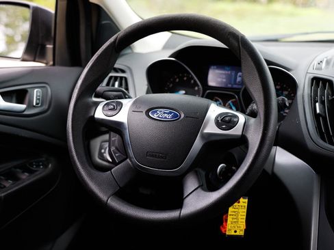 Used 2015 Ford Escape SE FWD image 16
