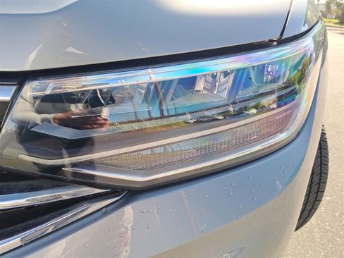 Certified 2022 Volkswagen Tiguan SE image 36