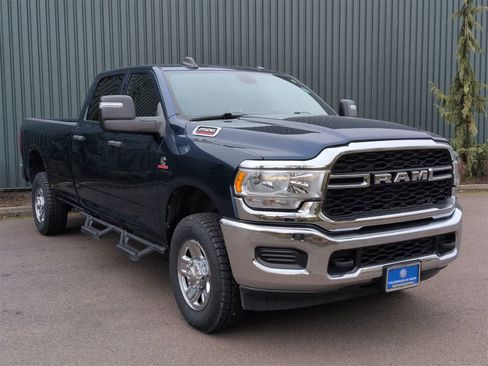 Used 2024 RAM 2500 Tradesman w/ Chrome Appearance Group image 8