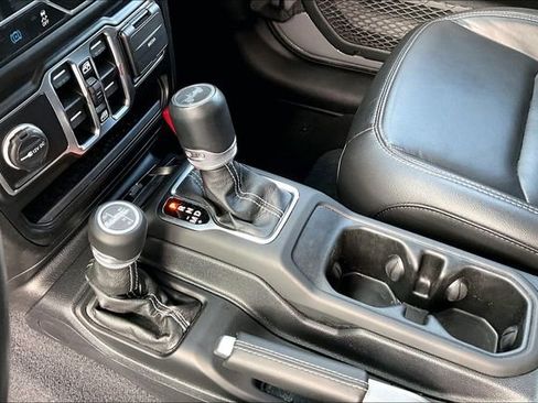 Used 2021 Jeep Wrangler Unlimited Sahara w/ Cold Weather Group image 13