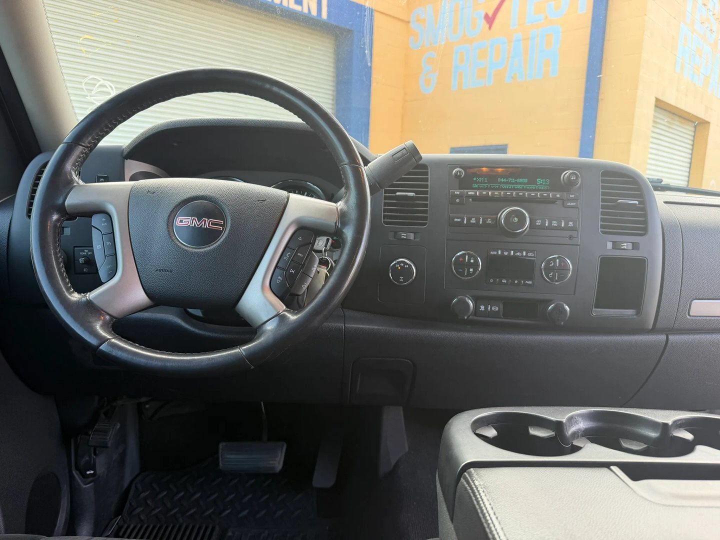 Used 2011 GMC Sierra 2500 SLE w/ SLE Preferred Package AWD/4WD image 18