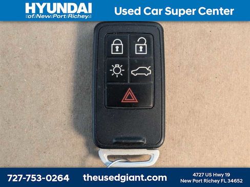 Used 2015 Volvo XC60 T6 Platinum image 40