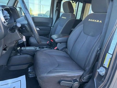 Used 2014 Jeep Wrangler Unlimited Sahara w/ Max Tow Package AWD/4WD image 22