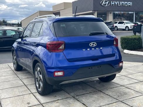 Used 2023 Hyundai Venue Limited w/ Cargo Package FWD image 7