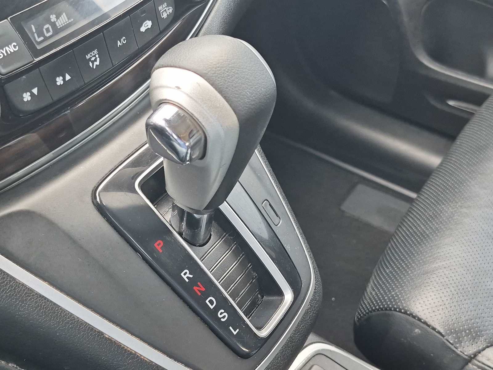 Used 2015 Honda CR-V Touring image 31