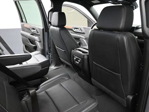 Used 2025 GMC Yukon XL Denali AWD/4WD image 22