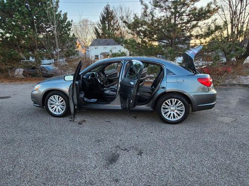 Used 2012 Chrysler 200 Limited image 18