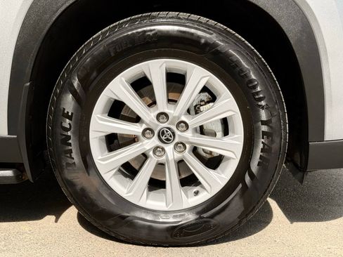 Used 2024 Toyota Grand Highlander XLE image 21