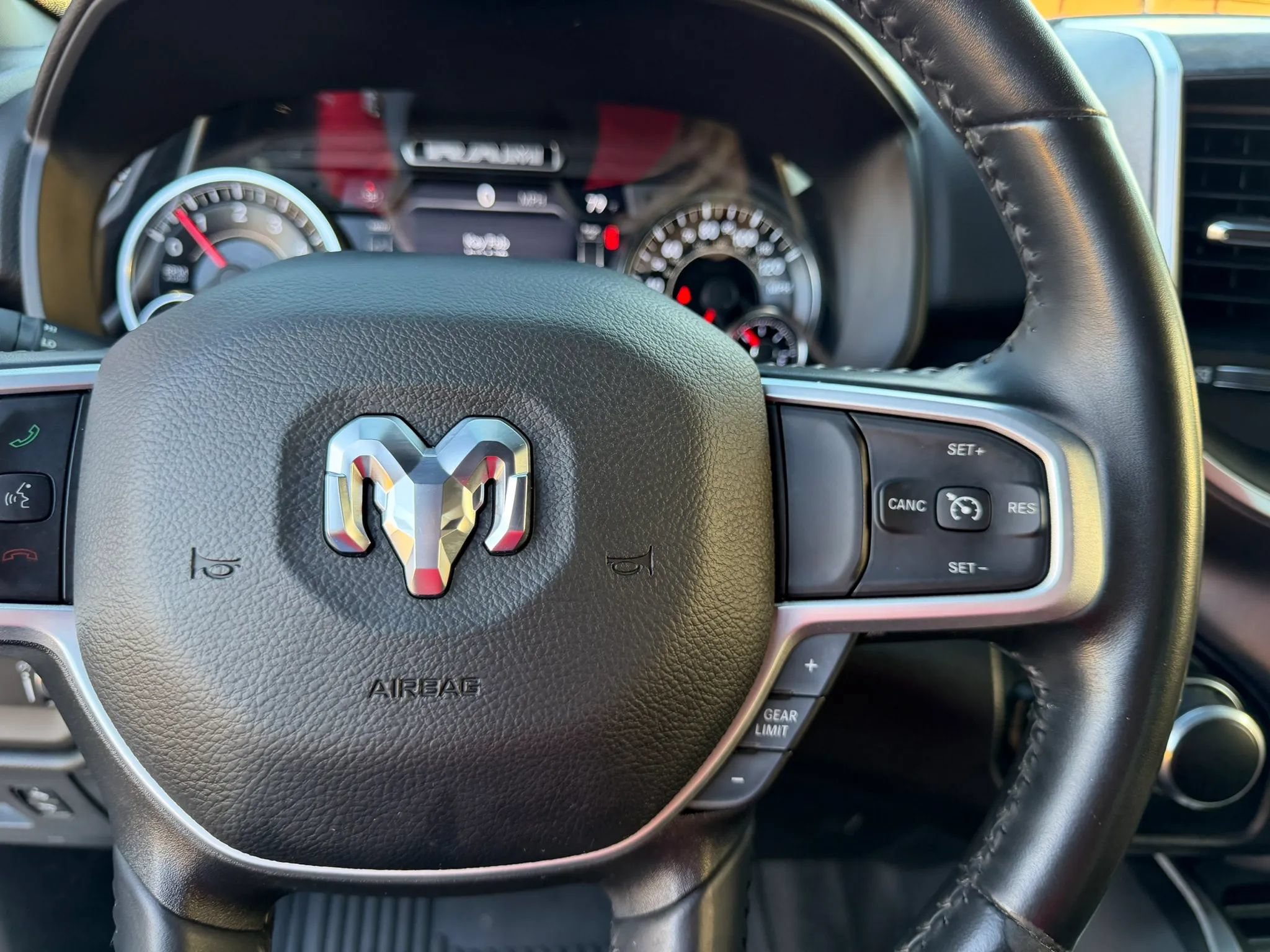 Used 2022 RAM 1500 Big Horn AWD/4WD image 32