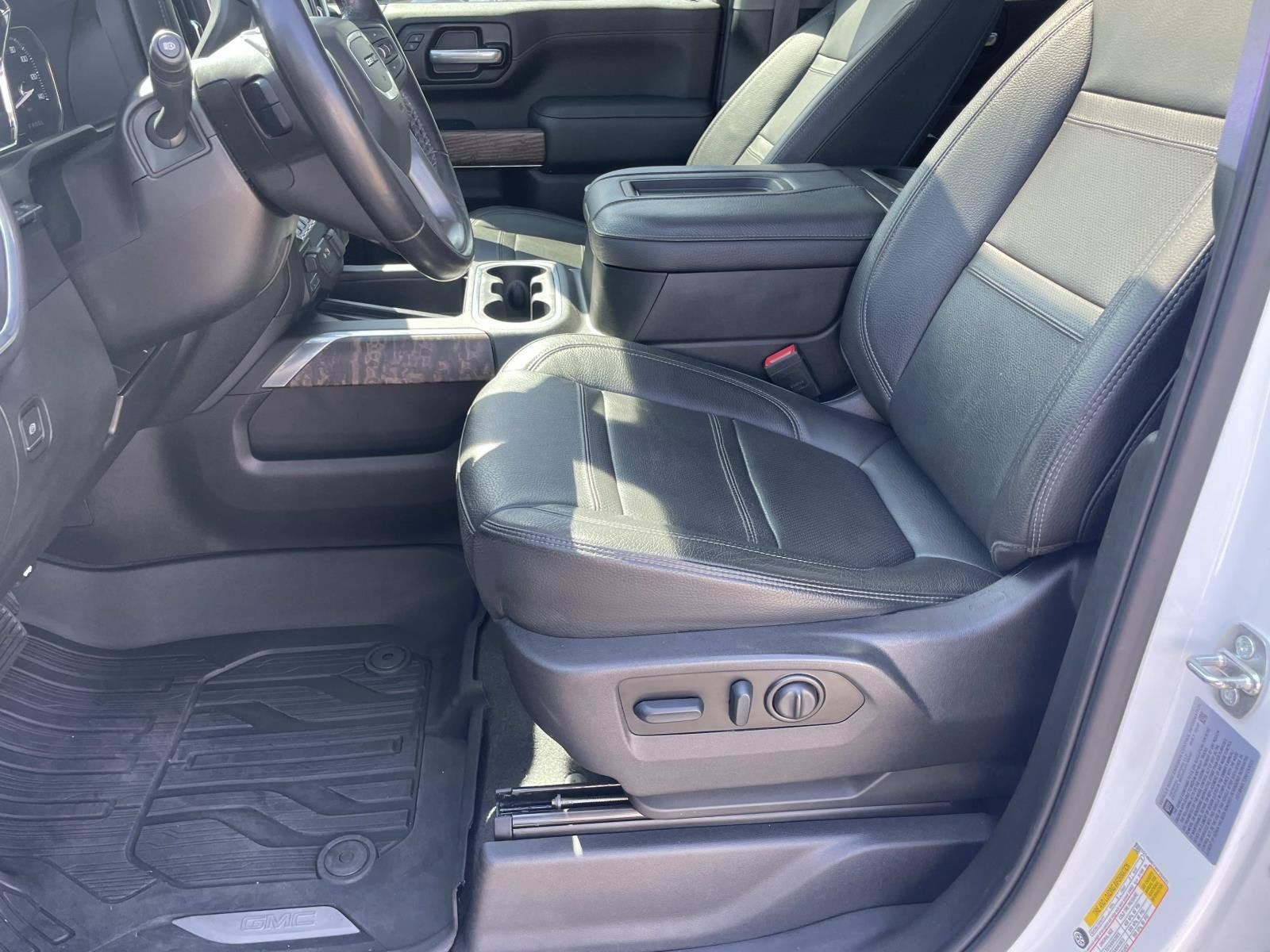 Used 2022 GMC Sierra 3500 Denali w/ Denali Ultimate Package AWD/4WD image 18
