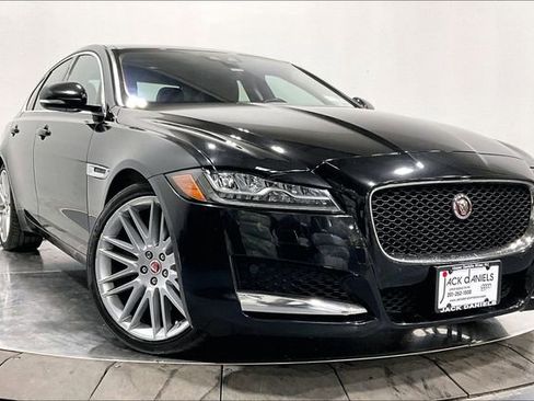 Used 2016 Jaguar XF Prestige image 8