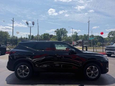 Used 2025 Chevrolet Blazer LT AWD/4WD image 4