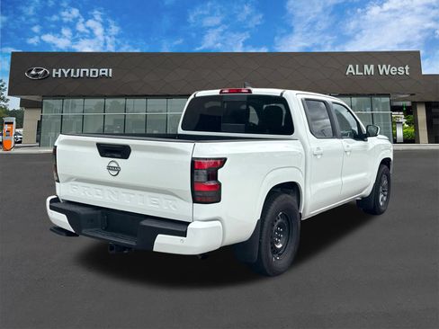 Used 2025 Nissan Frontier SV w/ Tow Package RWD image 5