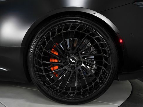 Used 2022 Aston Martin DBS Superleggera Volante RWD image 20