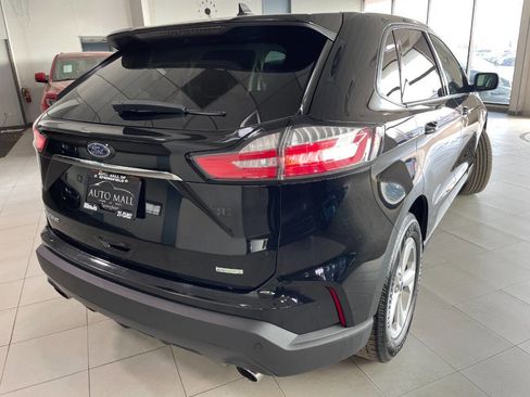 Used 2020 Ford Edge SE image 9