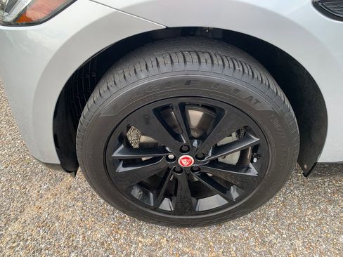 Used 2023 Jaguar F-PACE S AWD/4WD image 11