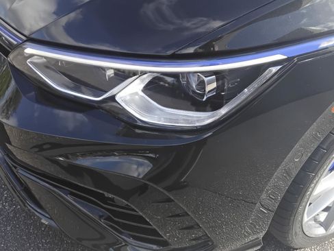 Used 2024 Volkswagen Golf R image 8