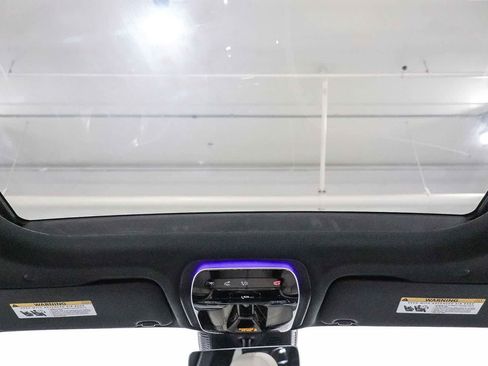 Used 2024 Mercedes-Benz GLC 300 image 12