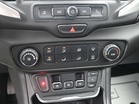 Used 2019 GMC Terrain SLE FWD image 11