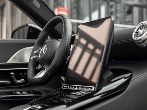 Used 2024 Mercedes-Benz SL 63 AMG 4MATIC image 38