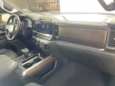 Used 2024 Chevrolet Silverado 1500 High Country w/ Technology Package image 28