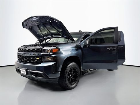 Used 2019 Chevrolet Silverado 1500 Custom w/ Custom Value Package image 16