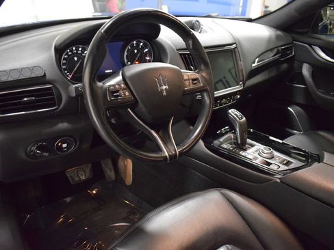 Used 2021 Maserati Levante image 8
