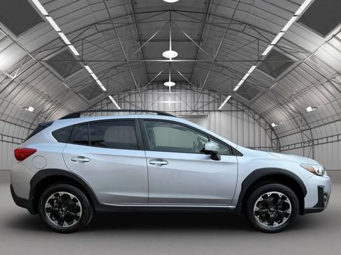 Used 2021 Subaru Crosstrek 2.0i Premium image 4