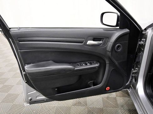 Used 2014 Chrysler 300 S image 13