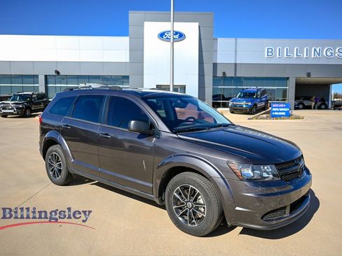 Used 2018 Dodge Journey SE w/ Popular Equipment Group image 1