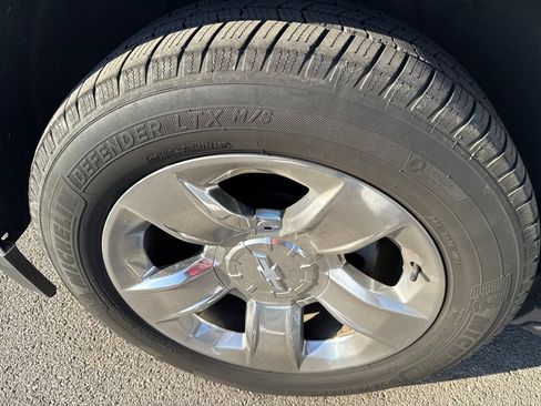 Used 2018 Chevrolet Tahoe Premier AWD/4WD image 6