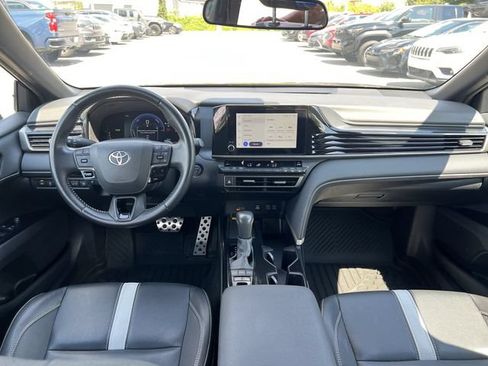 Used 2025 Toyota Camry SE FWD image 27