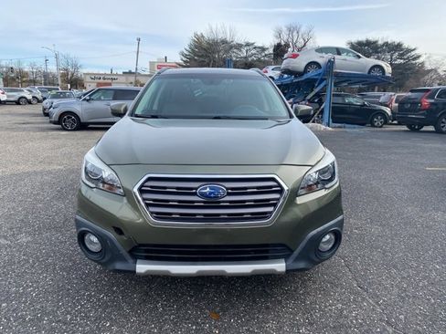 Used 2017 Subaru Outback 2.5i Touring image 2