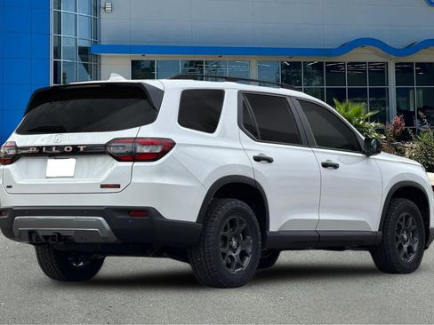 New 2026 Honda Pilot TrailSport image 8
